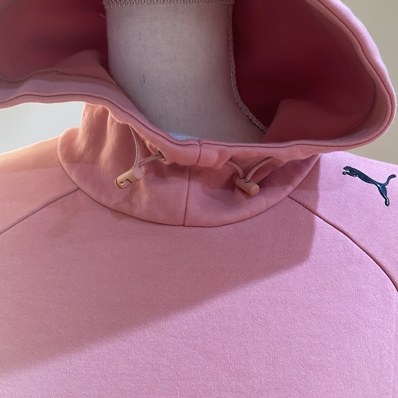 Puma hoodie keep you dry - Picture 3 of 9